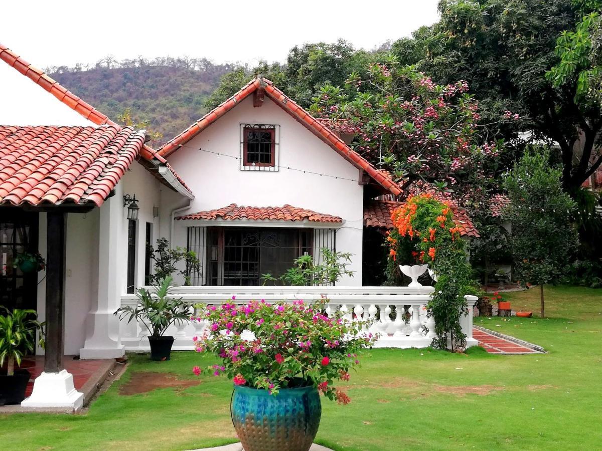 Iguanazu Bed & Breakfast Guayaquil Buitenkant foto