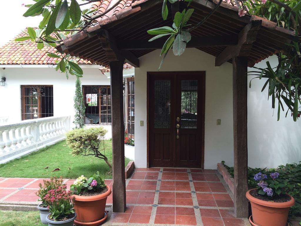 Iguanazu Bed & Breakfast Guayaquil Buitenkant foto